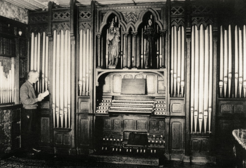 Albert Alain and his organ